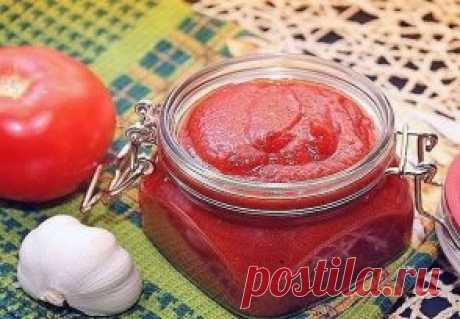 ТОП-5 ВКУСНЕЙШИХ СОУСОВ И ЗАПРАВОК  
1) МАЙОНЕЗ ПРОВАНСАЛЬ
ИНГРЕДИЕНТЫ:
 Сахар -  чайной ложки
 Яйцо куриное - 1 штука
 Соль -  чайной ложки
 Горчица -  чайной ложки
 Сок лимонный -  чайной ложки
 Масло растительное - 150 г 
ПРИГОТОВЛЕНИЕ:
1. В миску или высокий стакан для блендера разбить яйцо, добавить горчицу, соль и сахар.
2. При помощи погружного блендера взбить ингредиенты до однородности. 
3. Не прекращая работу блендера, тонкой струйкой вливать подсолнечное масло, ...