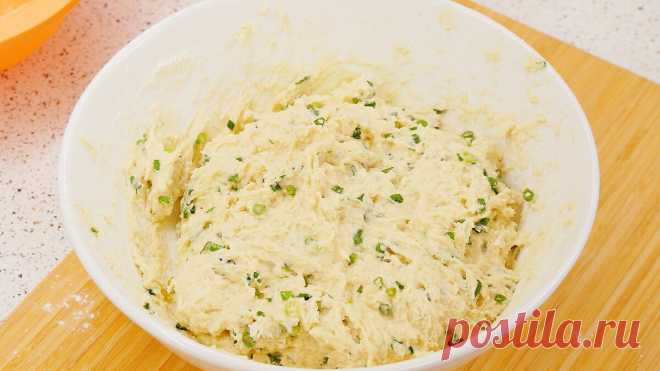 303. Картофельные лепёшки жареные на сковороде: вкуснятина на основе картофельного пюре с луком | Rumkin | Дзен