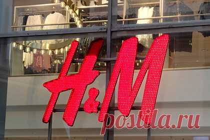 H&M пообещала остановить сексуальное насилие в цехах после убийства сотрудницы. Крупнейшая мировая розничная сеть торговли одеждой Hennes & Mauritz (H&M) пообещала остановить насилие в швейных цехах в Индии после убийства сотрудницы начальником. Отмечается, что H&M подписала юридически обязывающее соглашение с одним из своих крупнейших индийских поставщиков одежды.