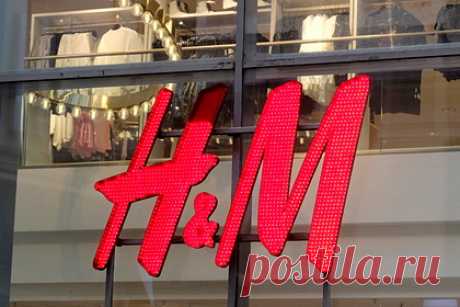 H&amp;M пообещала остановить сексуальное насилие в цехах после убийства сотрудницы. Крупнейшая мировая розничная сеть торговли одеждой Hennes &amp; Mauritz (H&amp;M) пообещала остановить насилие в швейных цехах в Индии после убийства сотрудницы начальником. Отмечается, что H&amp;M подписала юридически обязывающее соглашение с одним из своих крупнейших индийских поставщиков одежды.