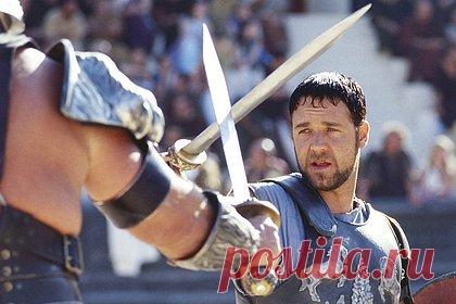 Рассел Кроу рассказал о желании сбежать со съемок «Гладиатора». Новозеландский актер Рассел Кроу признался, что хотел сбежать со съемок фильма «Гладиатор» режиссера Ридли Скотта, так как посчитал сценарий картины «мусором». Кроу указал на то, что «Гладиатор» стал 20 фильмом в его карьере, поэтому он был уверен в своих актерских способностях.