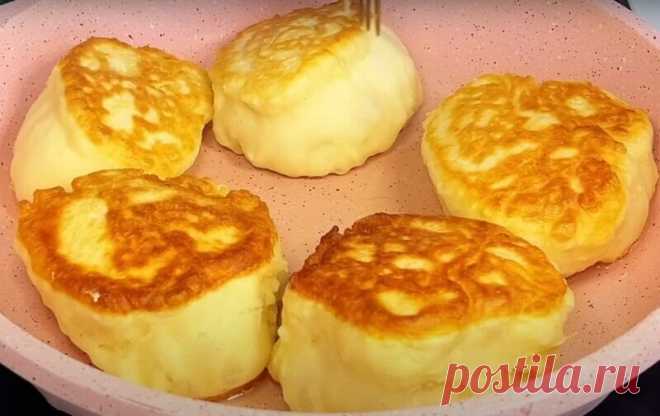 Кефир и 1 яйцо. Пышные оладьи, как булочки: рецепт без дрожжей за 5 минут
Всего кефир и одно яйцо — и у вас получатся пышные, мягкие оладьи без дрожжей. Готовятся они за считанные минуты, а на вкус — как домашние булочки. Делимся быстрым и простым рецептом, который выручит и на завтрак, и к вечернему чаю.
Читать далее: https://chistogid.ru/kefir-i-1-yaytso-pyshnye-oladi-kak-bulochki-retsept-bez-drozhzhey-za-5-minut.html