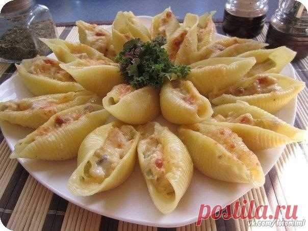 Жюльен в больших ракушках

Ингредиенты:
1 куриная грудка
400 гр шампиньонов
Показать полностью…