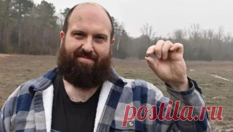 Турист нашел в парке бриллиант весом 7,46 карата. Турист из Франции нашел в парке в США бриллиант весом 7,46 карата, пишет New York Post. Как рассказал Жюльен Навас из Парижа, он приехал в США, чтобы посмотреть на запуск ракеты во Флориде. Во время поездки мужчина узнал про парк ...