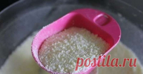 Стиральный порошок из хозяйственного мыла! Порошок больше не покупаем, мыло отстирывает в тысячу раз лучше! Порошок больше не покупаем, мыло отстирывает в 1000 раз лучше!5 кусков хозяйственного мыла натираем на терке:
добавляем к мыльной стружке равное количество СОДЫ пищевой или СОДЫ кальцинир