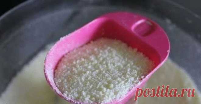 Стиральный порошок из хозяйственного мыла! Порошок больше не покупаем, мыло отстирывает в тысячу раз лучше! Порошок больше не покупаем, мыло отстирывает в 1000 раз лучше!5 кусков хозяйственного мыла натираем на терке:
добавляем к мыльной стружке равное количество СОДЫ пищевой или СОДЫ кальцинир