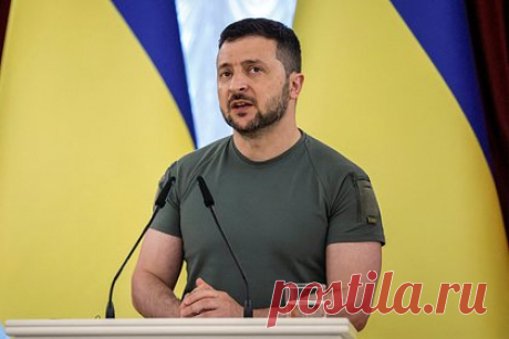 В США рассказали о провальном подходе Зеленского в отношениях с НАТО. Основанный на постоянных требованиях новых вооружений план в отношениях с НАТО закончится для президента Украины Владимира Зеленского провалом. Об этом высказался бывший разведчик Вооруженных сил США Тони Шаффер. Экс-разведчик добавил, что Зеленский ведет себя как ребенок.