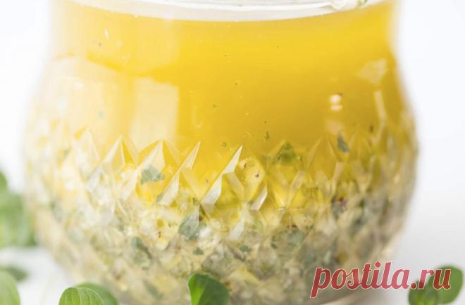 10 салатных заправок, которые готовятся за минуту