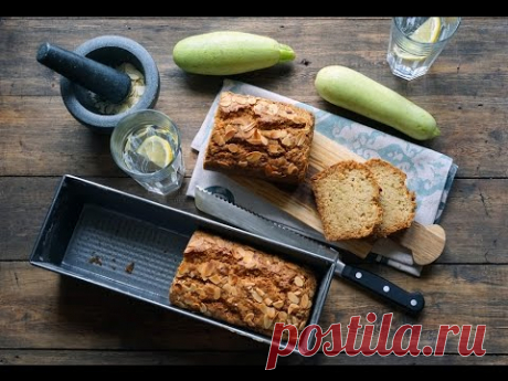 Кекс из кабачков - YouTube | Расскажу вам интересный рецепт кабачкового кекса. Необычно? Да, и обещаю очень вкусно. В этом десерте каждый найдёт своё: нежная текстура влажного кекса, хрустящие лепестки миндаля и совершенно вегетарианский состав — идеально.