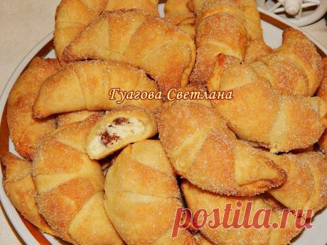 Рогалики из быстрого дрожжевого теста.