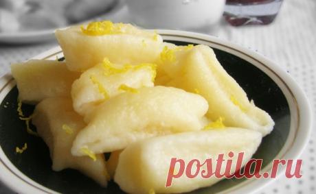 Традиционные, но не привычные Яблочные галушки. 


Побробуйте, не пожалеете!









Ингредиенты:

4 яблока;
120 г муки;
3 яйца;
30 г сахара;
45 мл молока;
2 г соли.

Приготовление:
Яблоки очистить от семечек и шкурки, натереть на мелкой терке.Яйц…