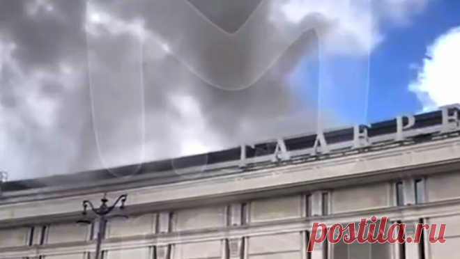 "Все спокойно гуляли": очевидцы рассказали о пожаре в ТЦ "Галерея". Пожар в торгово-развлекательном центре "Галерея" в Санкт-Петербурге начался на пятом этаже в зоне фуд-корта. Об этом "Газете.Ru" рассказал очевидец произошедшего Алексей. По его словам, после объявления о возможном ...