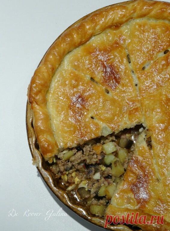 Пирог с мясом и баклажанами.