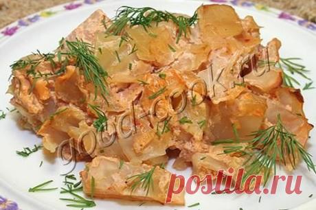 капуста, запеченная под сметаной.