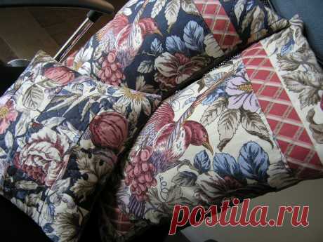 подушки пошиты в технике пэчворк