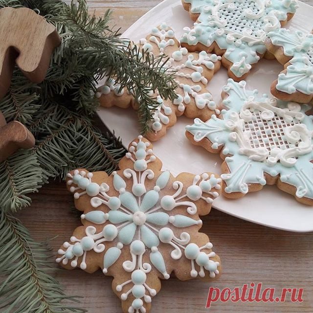 Обожаю зиму и ощущения, что приближаются поаздники... Пряничные снежинки для Конкурса #вкусный_новыйгод_2017 от @nataliaromanyuk @natashasechenova @photofon_54 #justsweetphoto_вкусныйнг