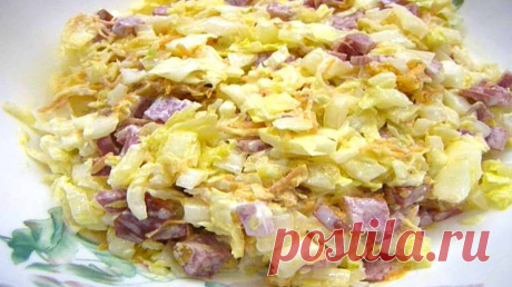 Казалось бы ничего особенного, но кАк вкусно! Салат из Пекинской капусты Понадобится для приготовления:Пекинская капустаКолбаса п/кЛукМорковьРастительное масло для обжаркиМайонезСольКоличество продуктов на ваше усмотрение