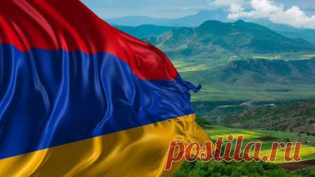 ....Ես մի բուռն եմ քո հողի 🇦🇲🕊

❤💙🧡 ԻՄ ՀԱՅԱՍՏԱ՜Ն...Երազ իմ երկիր Հայրենի ❤
#հաղթելուենք 🇦🇲
Երազի իմ երկիր հայրենի,
Հոգսերդ շատ, հույսդ մեծ,
Քարքարոտ երկիր:
Ես մի բուռն եմ քո հողի,
Ես մի ծիլն եմ քո արտի,
Ես մի թերթն եմ քո ծաղկի,
Հայրենի երկիր,
Հայաստան:
Երազի իմ երկիր հայրենի,
Հոգսերդ շատ, հույսդ մեծ,
Արծվաբուն երկիր:
Իմ պապերն են քեզ շահել,
Իմ եղբայրքն են քեզ պահել,
Քոնն են որդիքն իմ ջահել,
Հայրենի երկիր,
Հայաստան:#Հաղթելուենք
https://ok.ru/video/3751059722567?fromTime=131