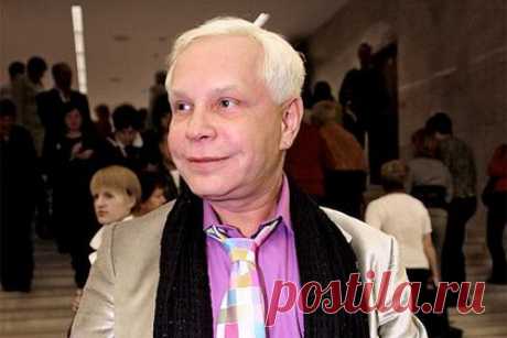 Появились подробности смерти Бориса Моисеева. Появились подробности смерти российского певца Бориса Моисеева. Артиста нашли мертвым в его московской квартире на Краснопролетарской улице в Москве. К нему пришел арт-директор Сергей Горох — именно он обнаружил тело музыканта. Позднее в квартире появились медики и ритуальный агент.