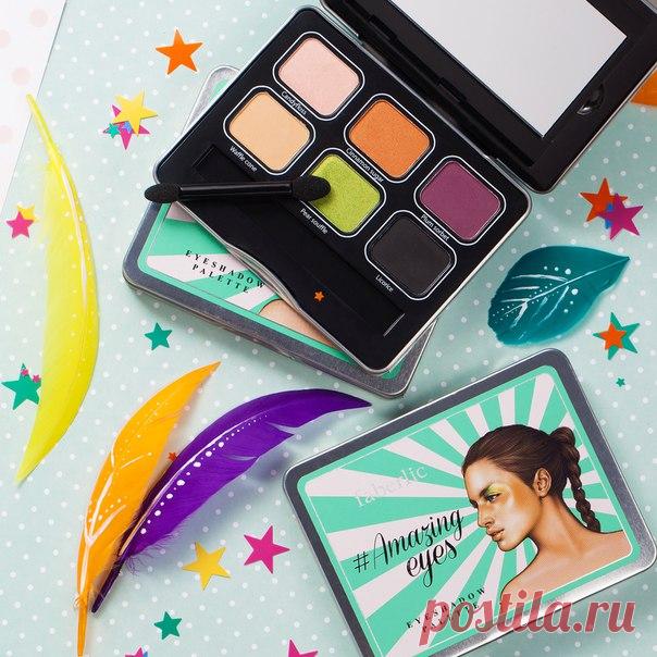 Летнее вдохновение: паллета #BeautyBox

Новая палитра теней для век – трогательно теплая и непредсказуемая, как летние каникулы. Оттенки, которых вы ещё не видели, и сочетания, о которых даже не догадывались! 

Вариант 1. САХАРНАЯ ВАТА
Нежно-розовый оттенок Candyfloss нанеси на всё подвижное веко и невысоко под бровь, а глубокий сливовый (Plum Sorbet) – во внешний уголок глаза. 

Вариант 2. ГРУШЕВОЕ СУФЛЕ
Матовый Waffle Cone (цвет свежего вафельного рожка!) нанеси во внутр...