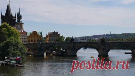 Красивый летний таймлапс из Праги от нашего подписчика. Перед сном как раз самое оно посмотреть, чтобы вам приснился город на букву П.
Какие ваши любимые достопримечательности увидели?

#лучшийдругвпраге #прага #чехия #гидвпраге