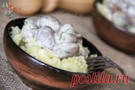 Куриные сердечки в сырном соусе.       

Не все любят готовить субпродукты, а ведь из них можно сделать много вкусных блюд. Хочу предложить вашему вниманию простой, но при этом очень вкусный рецепт приготовления куриных сердечек в сырном соусе. Сердечки получаются очень нежными и ароматными, а подать их можно с любым гарниром.