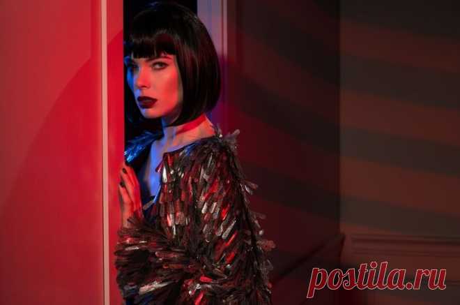 В стиле «нуар»: элегантная осенняя коллекция обуви и аксессуаров PAZOLINI  
 



Элегантность и утонченность 40-х вдохновили дизайнеров PAZOLINI на создание осенне-зимней коллекции в стиле noir. Кинематографичность, контрасты и полутона, утонченный мистицизм и изысканные ре…