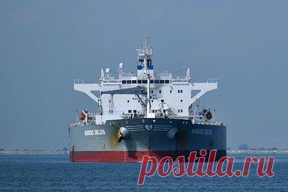 Экономике Европы пообещали проблемы из-за отказа от нефти и газа. Введение налога на выбросы парниковых газов в судоходной отрасли будет способствовать ускорению инфляции в странах Евросоюза. Необходимость массового перехода морских транспортных средств на метанольное топливо сделает поездки более дорогими. В итоге в числе проигравших окажутся рядовые потребители.