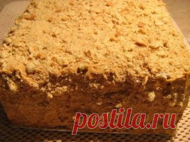 ТОРТ ИЗ ПЕЧЕНЬЯ БЕЗ ВЫПЕЧКИ
Это вкус нашего детства. Все просто, быстро и очень вкусно!
Понадобится:
✔Печенье «Юбилейное» (или подобное) - 1 кг;
✔Сгущенное молоко (варенное) – 400 г;
✔Масло сливочное – 200 г;
✔Ванилин
Приготовление:
Масло взбить добела. Добавить варенное сгущенное молоко, ванилин и ещё раз хорошенько взбить.
Печенье укладываем на твердую основу (поднос) рядами и смазываем кремом, в том числе и по бокам.
Несколько печений покрошить и посыпать торт.
И все! Приятного аппетита.