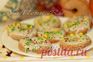 Имбирные пряники с корицей и белковой глазурью