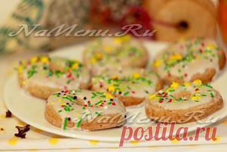 Имбирные пряники с корицей и белковой глазурью