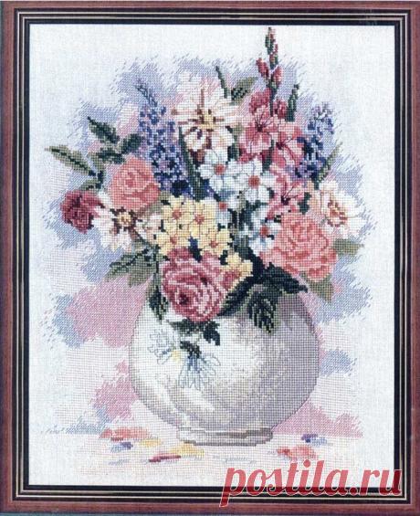 Вышивка. Букет в вазе