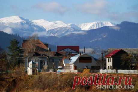 Карпати. Верховина. Вид на Чорногорський хребет. ::: альбом The best places in Ukraine Україна найкращі місця The best places in Ukraine
Перша письмова згадка про нього датується 1424 роком. В давнину ділилося на дві частини: Жаб'є-Ільці та Жаб'є-Слупійка, мало багато присілків: Красний Луг, Кривополе, Волова, Ходак, Віпче, Замагура. У різні часи до ґміни Жаб'я належали села Бистрець, Дземброня, Топільче, Зелене, Явірник, Буркут.