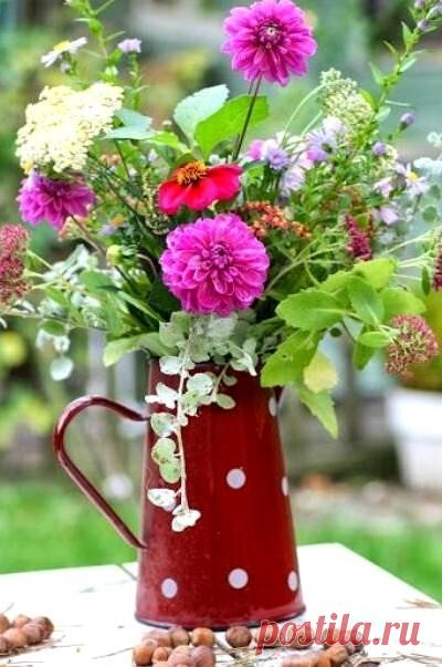 С Добрым утром,Друзья !
Пусть будет этот день хорошим, 
На предыдущий не похожий. 
И пусть начнется полоса, 
Удачных дней, любви, Добра!