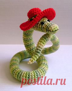 Игрушки вязаные разные