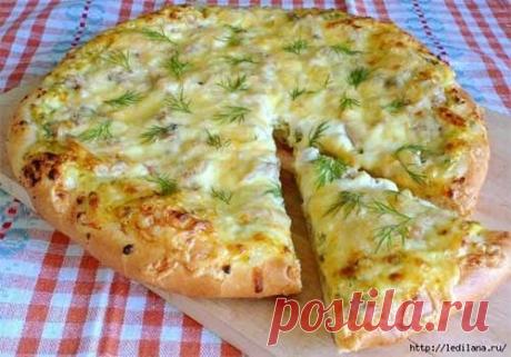 Открытый пирог с творогом и зеленью