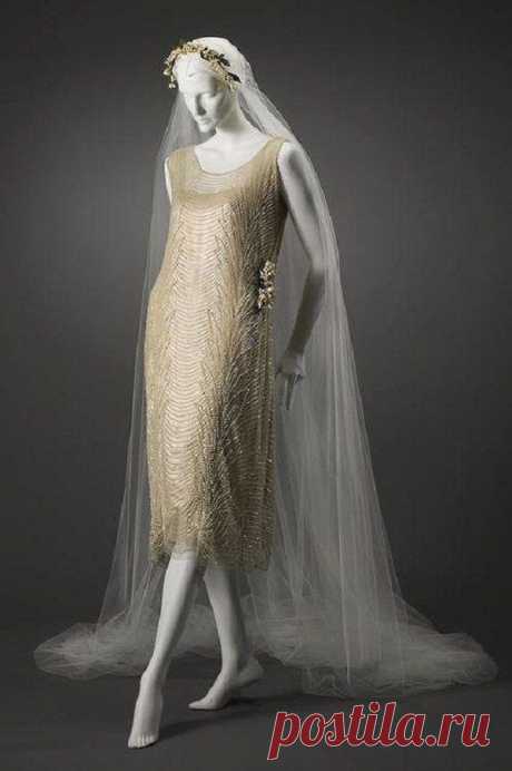 200-летняя история свадебного наряда: эти фотографии удивят любую современную невесту