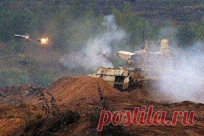 Названа выдерживающая попадание из Javelin российская боевая машина. Российская боевая машина поддержки танков (БМПТ) «Терминатор» выдерживание попадание ракеты из американского комплекса Javelin, а также иных противотанковых комплексов и гранатометов, произведенных в НАТО. Преимуществами «Терминатора» источник называет боевую устойчивость и эффективность.