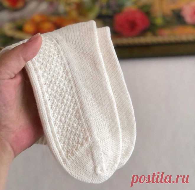 Носочки, связанные спицами