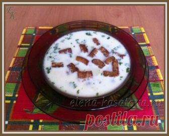 Сырный суп с грибами - рецепт с домашними чесночными сухарикими