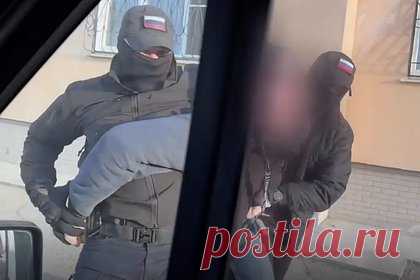 Жаждущий революции россиянин следил за военной техникой и искал оружие