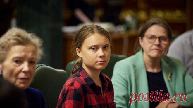 Грета Тунберг после ареста вышла на новый протест. Шведская экоактивистка Грета Тунберг во второй раз на текущей неделе вышла на климатический протест в Лондоне. Новая акция протеста проходит в деловом квартале города Канэри-Уорф, сообщает газета The Guardian. Митингующие собрались у ...