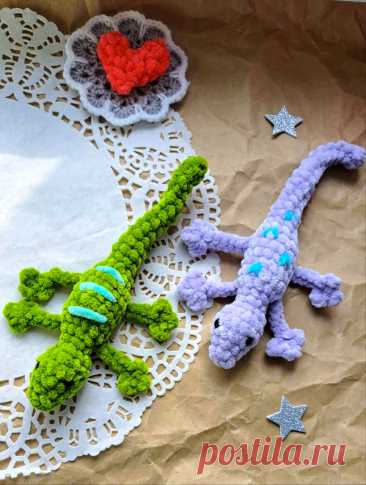 PDF Ящерка крючком. FREE crochet pattern; Аmigurumi toy patterns. Амигуруми схемы и описания на русском. Вязаные игрушки и поделки своими руками #amimore - плюшевая ящерица, ящерка из плюшевой пряжи.