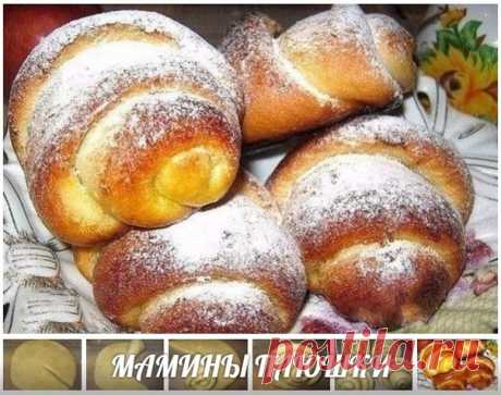 1. МАМИНЫ ПЛЮШКИ 

Готовь сразу несколько порций!

Ингредиенты:

● 200 мл смеси молока с водой,
● 1 яйцо,
● 100 мл растительного масла,
● 3-4 ст. л. сахара,
● 1 ч.л. сухих дрожжей,
● около 500 г муки,
● щепотка соли,
● ванильный сахар – пакетик.
● сахарная пудра - для посыпки.

Приготовление:

Идею этих простых, очаровательных плюшек я подглядела на сайте Ольги Смирновой, тесто я приготовила свое, обычное, сдобное. Тесто поделила на 3 части и испекла 4 плюшки, что бы съест...