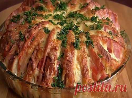 Быстрый пирог из батона с ветчиной