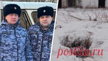 На Алтае ребенок провалился в пятиметровый колодец с ледяной водой. В Алтайском селе 14-летний школьник провалился в пятиметровый колодец, мальчик успел сообщить о произошедшем родителям. Об этом сообщается в Telegram-канале &quot;Инцидент Барнаул&quot;. Инцидент произошел в Смоленском районе республики ...