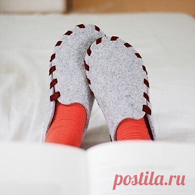 Фетровые тапочки, которые легко сделать своими руками 
для любителей рукоделия