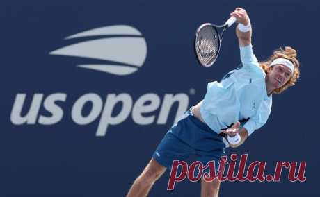 Рублев выиграл первый матч на US Open. В первом круге россиянин обыграл бразильца Вильда со счетом 6:3, 7:6 (7:3), 7:5. В третьем сете соперник Рублева упал и повредил ногу