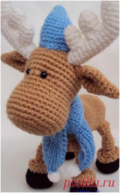 KNITTED DEER