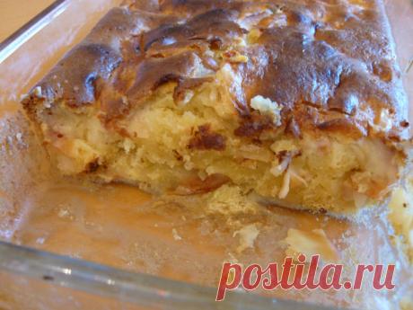 Шарлотка с яблоками (на сметане)